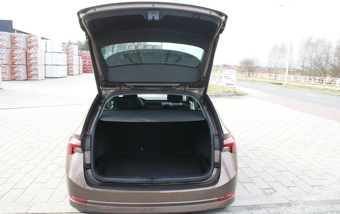 Skoda Octavia cena 89500 przebieg: 104600, rok produkcji 2020 z Brzostek małe 137